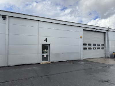 Unit 4 Trackside Business Centre, Abbot Close, Byfleet, Industrial / Warehouse To Let - Front aspect