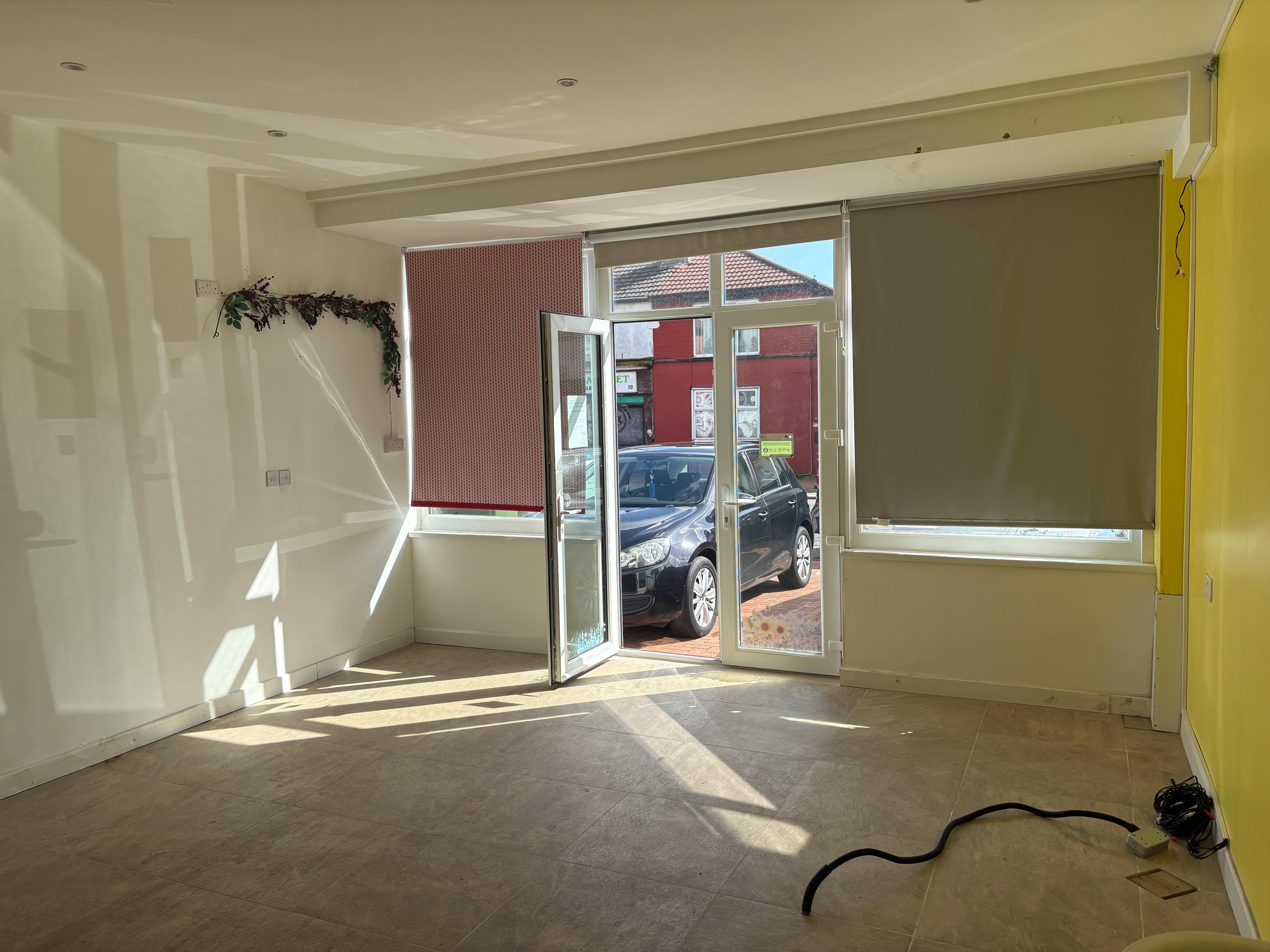 Retail/Shop in Southampton - photo 2