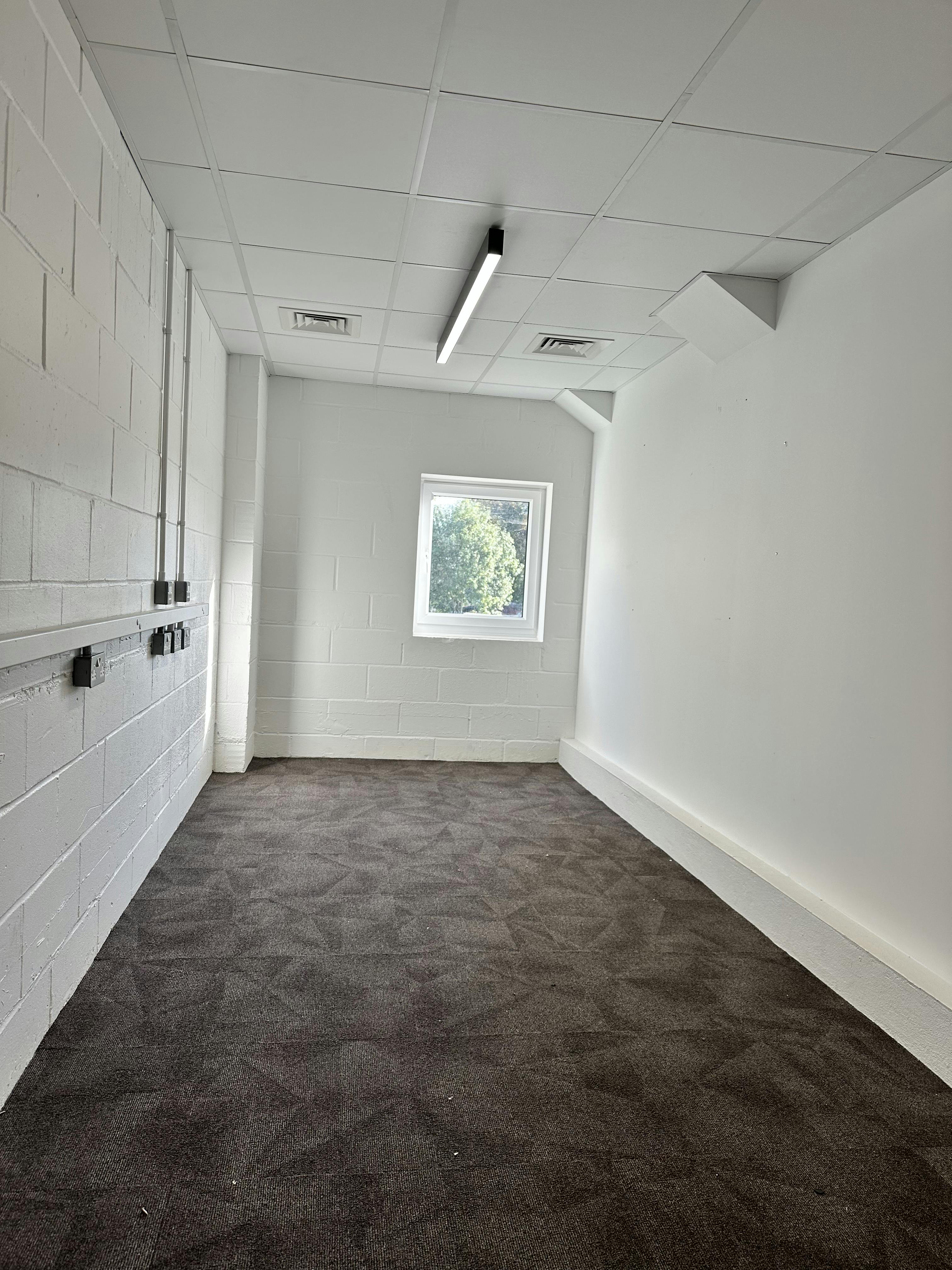 11 Brook Lane Business Centre, Brook Road South, Brentford, Industrial/Logistics Lease Assignment - 687932C44CCA44F9BC2481AF853FE1FD.jpeg