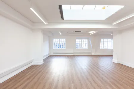 19 Margaret Street, London, Office To Let - 512f6d4c-aad9-4834-a8bc-7820efd4b114_web.jpg
