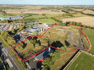 Former High School, Callerton Lane, Newcastle upon Tyne, Development Land / Development Potential / Residential Development / Development Site / Land For Sale - DJI_20250908173622_0004_D (RED LINE).JPG