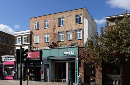 45 Essex Road, London, Retail To Let - EssexRd_esternal.jpg