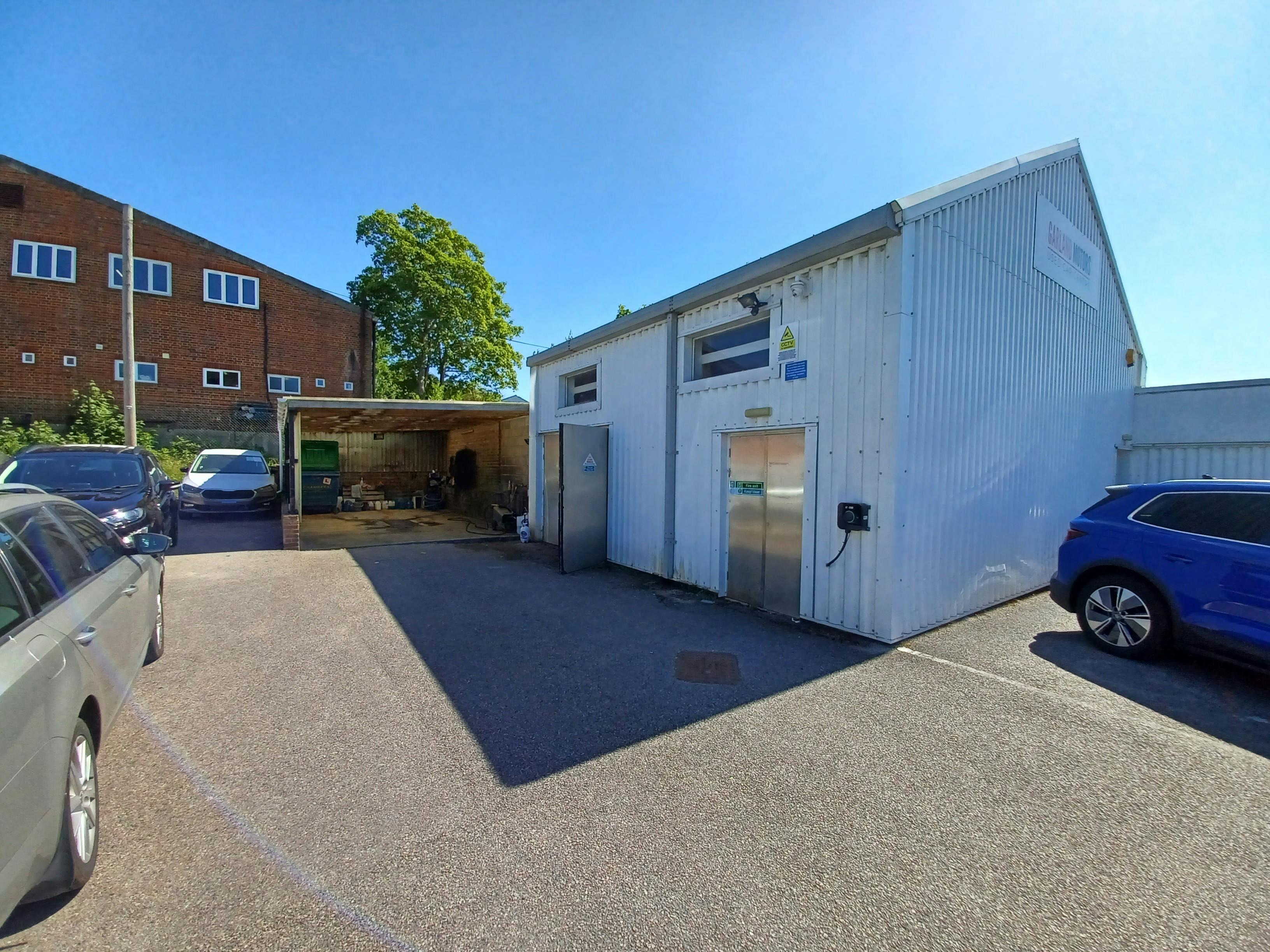 Land in Aldershot - photo 3