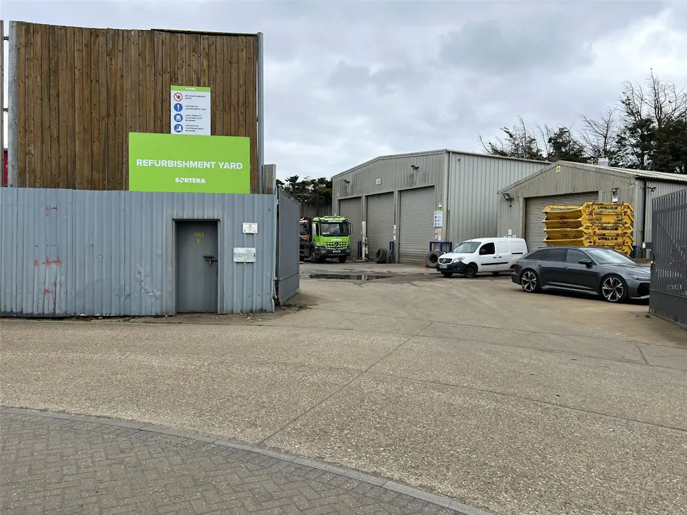 8, 36 & 37 Star Lane Industrial Estate - DCM250020_03.jpg