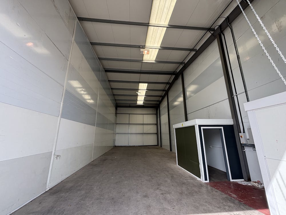 Unit 25, Newport Business Centre - IMG_1517.jpg