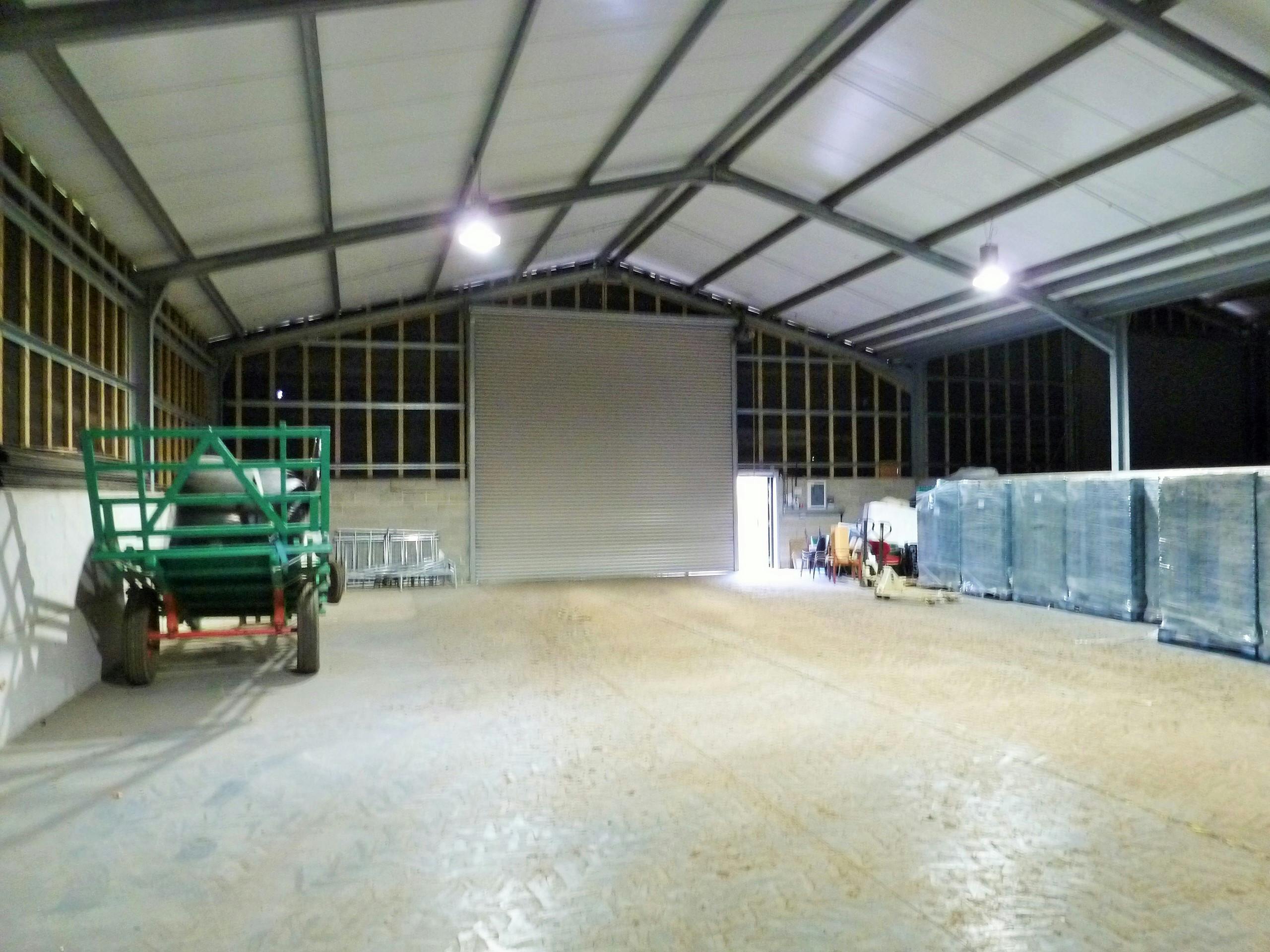 The Straw Barn & Hay Barn, Mount Farm, Cookham Dean, Industrial To Let - Internal 3.JPG