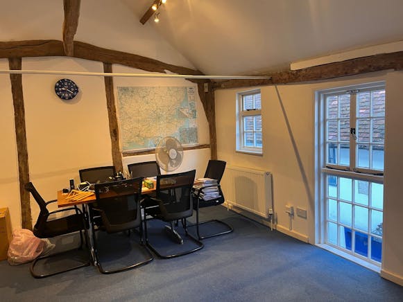 5 Buttermarket, Thame, Offices To Let - WhatsApp Image 20251027 at 165308_6147475d.jpg