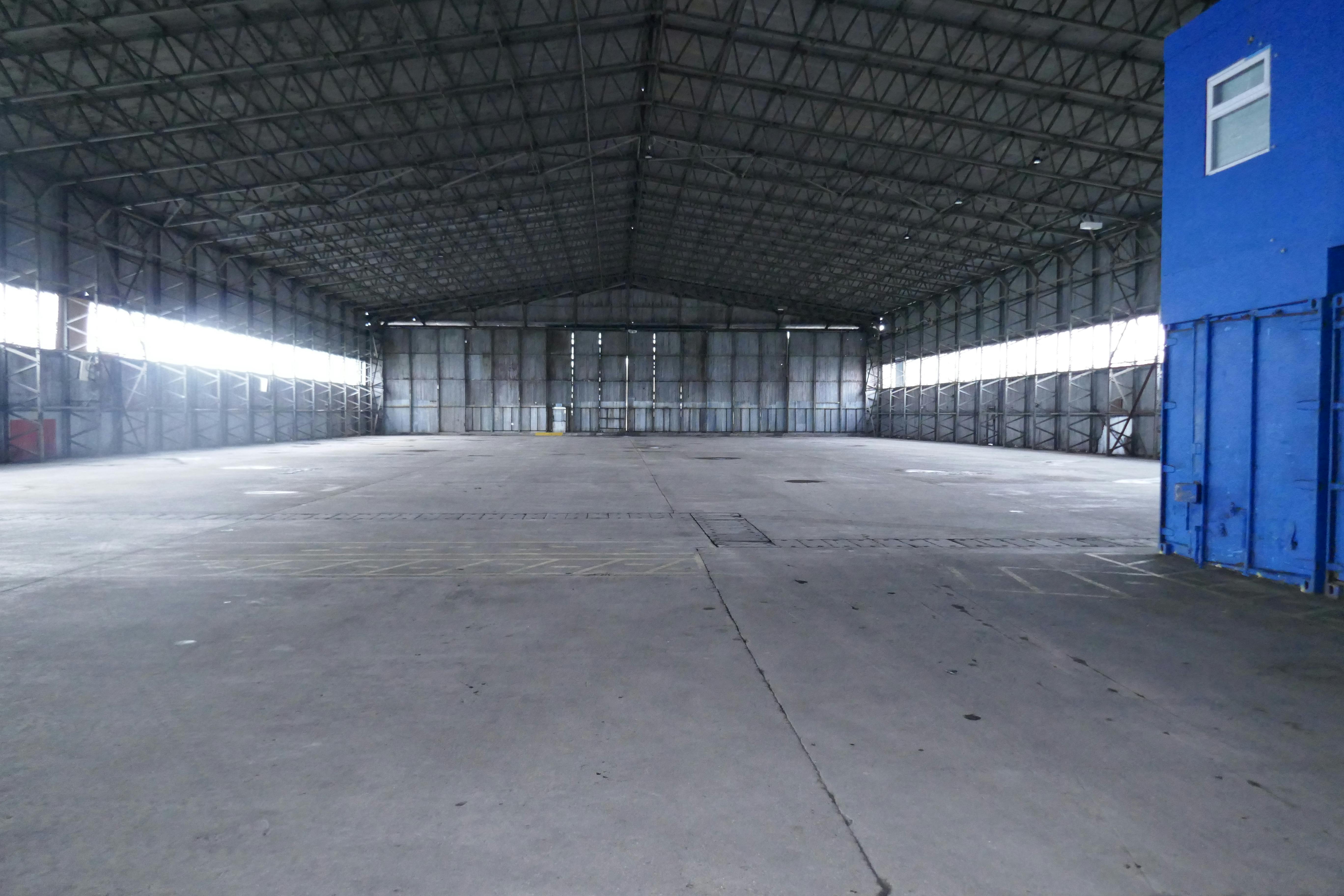 Hangar 2, North Weald Airfield, Epping, Industrial To Let - P1010766.JPG