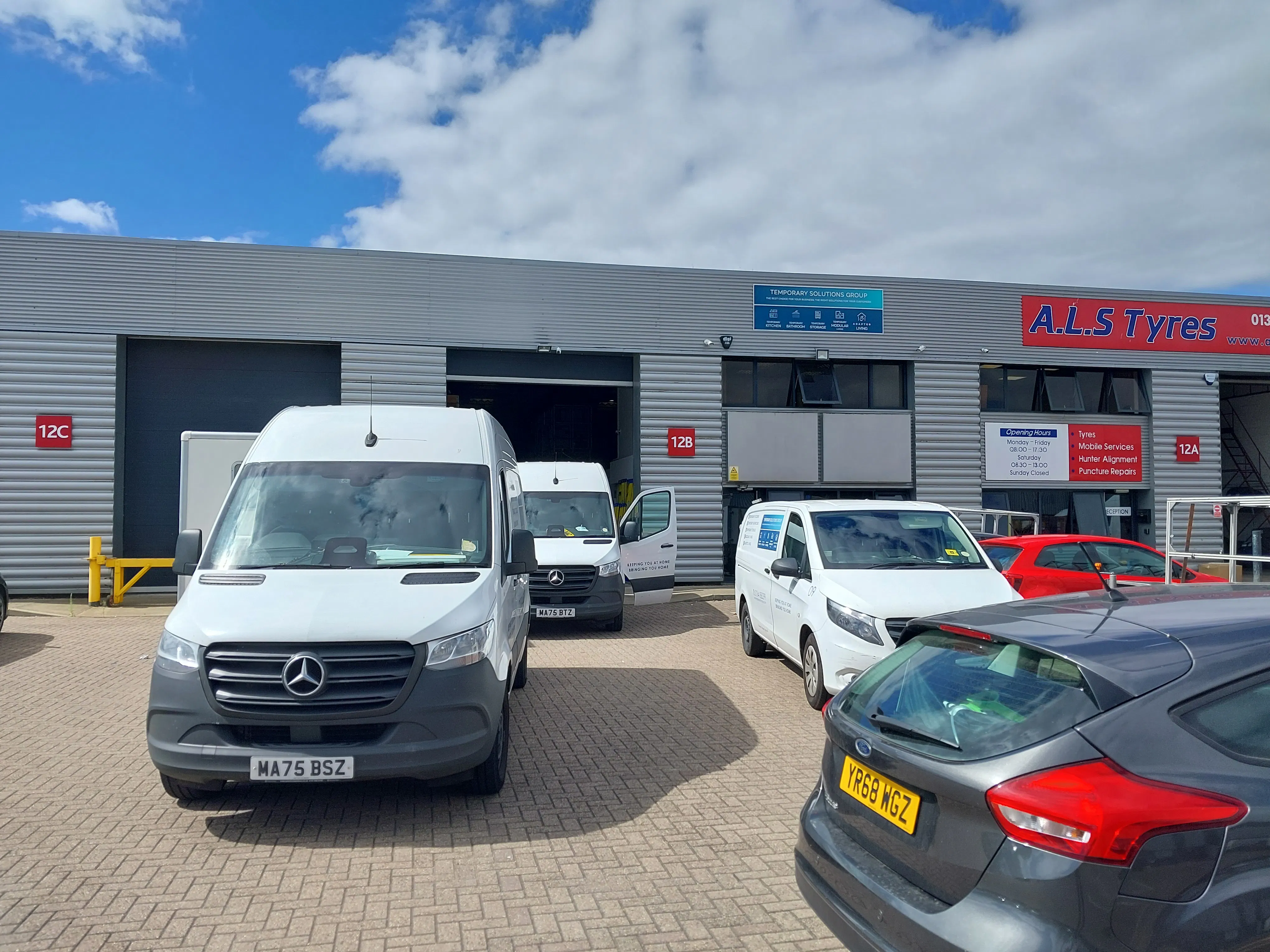 Unit 12b, The Western Centre, Bracknell, Industrial To Let - 20260629_103950.jpg