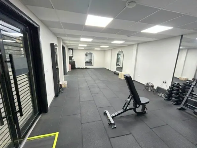 3 High Street, Ascot, Office / Retail To Let - Nearest road i.jpg