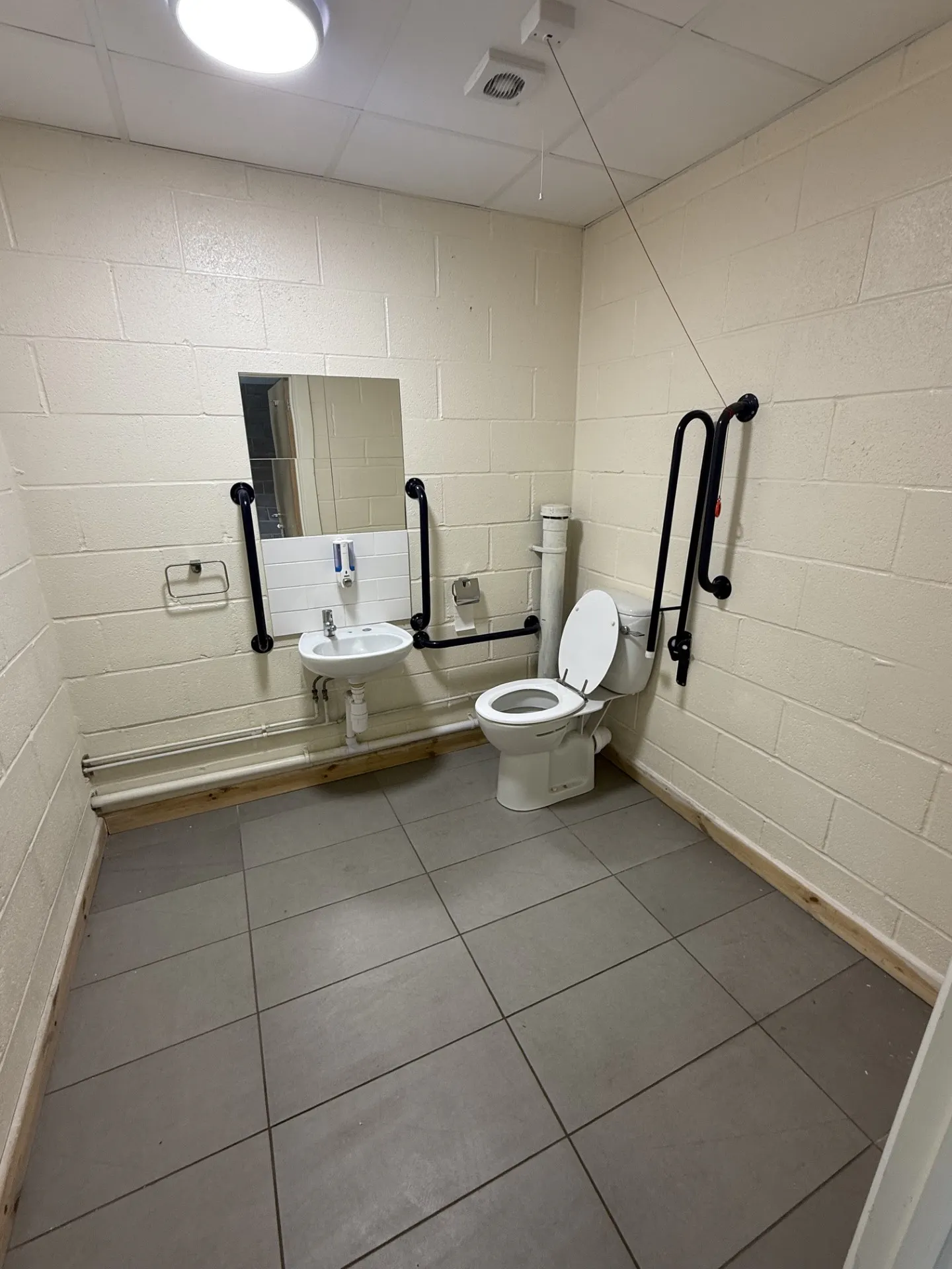 Unit 17 Glenmore Business Park, Southmead Close, Swindon, Industrial To Let - aa956e4b-5cc7-4720-a3f4-a209868576e0.jpg