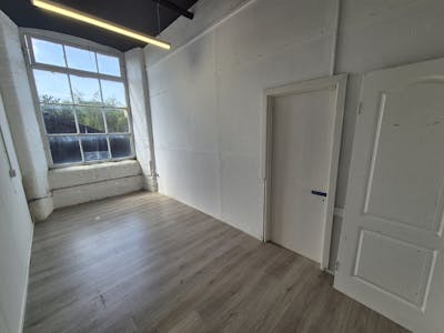 2a, Hallam Mill, Stockport, Industrial/Logistics / Leisure / Retail To Let - 20250812_134821.jpg