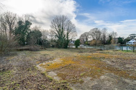 Sunbury Lock Island Boatyard, Towpath, Walton-on-Thames, Land / New Build / Marine To Let - Sunbury Lock Boatyard 3.jpg