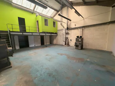 Unit 4, Solihull, Industrial / Warehouse To Let - Photo 25-06-2026, 09 09 33.jpg