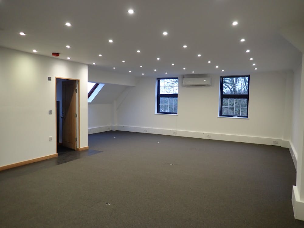 Suite 2, Maiden Lane Centre, Reading, Office To Let - PC160001.JPG