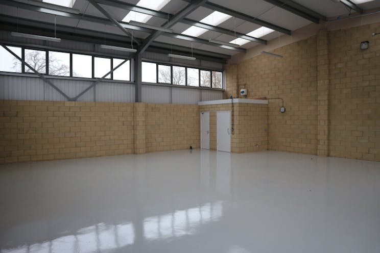 Unit 9 Oxford Road Industrial Estate, Reading, Industrial / Warehouse To Let - Oxford Road Industrial Estate Unit 9 Warehouse 2.JPG