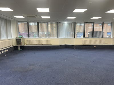 Trenchard House, High Wycombe, Office To Let - 20260211_092803888_iOS.jpg
