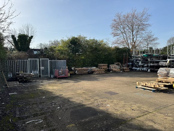 Plumb Centre, Send, Industrial / Warehouse To Let - IMG_6694.JPEG