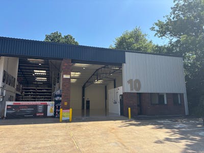 Unit 10, Oakwood Trade Park, Crawley, Industrial/Logistics To Let - IMG_0688.jpeg