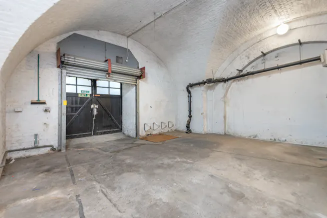 6 Adam Street, London, Offices To Let - 39-6_Adam_St_WC2N.jpg