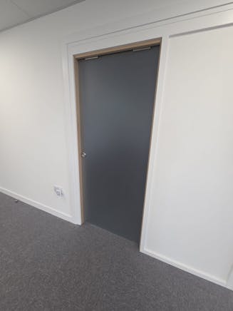 Airbourne Industrial Estate, Leigh-On-Sea, Office To Let - IMG20250613WA0024.jpg