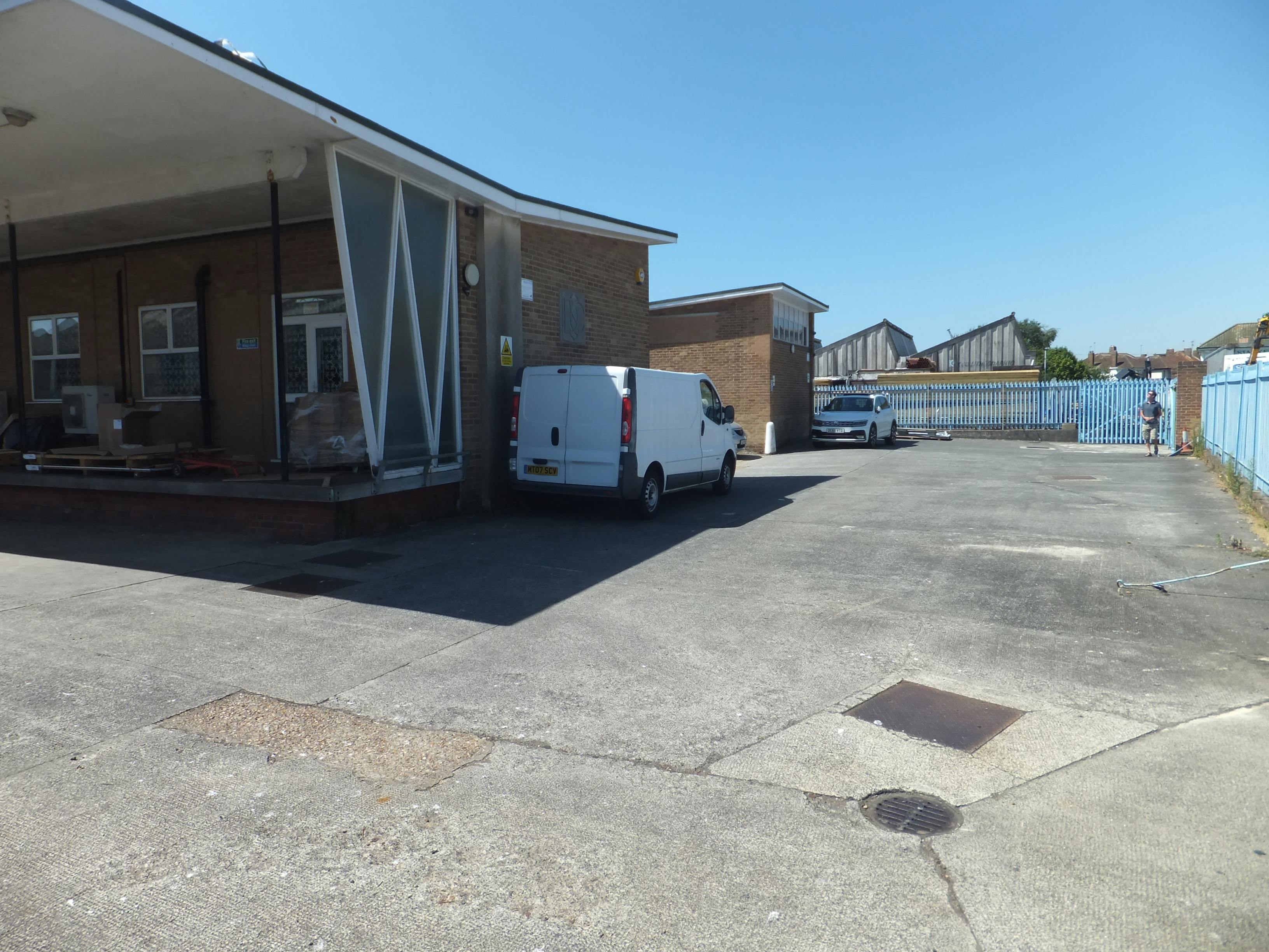 Sold - Unit 3 Goring Business Park Woods Way, Worthing To Let / For Sale - DSCF5048.JPG