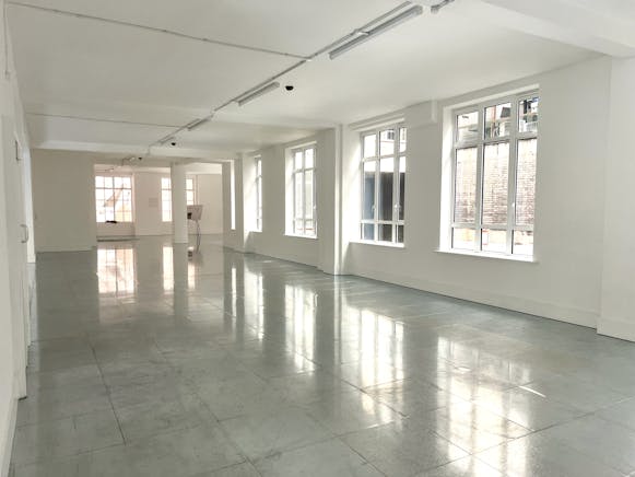 22 Upper Woburn Place, London, Offices To Let - 2024 09 04  22 Upper Woburn Place London WC1H 0HW  internal 3.JPG