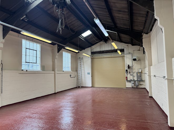 Unit 7, Oades Industrial Estate, Egham, Warehouse & Industrial To Let - IMG_5384.jpg
