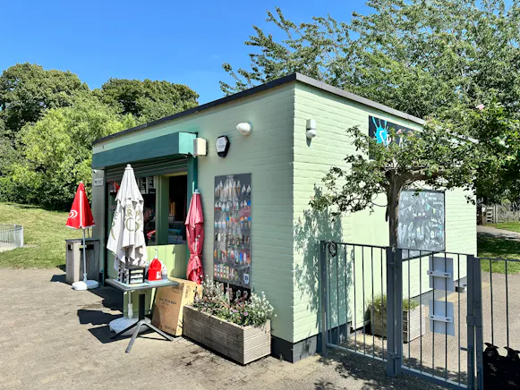 Cafe Kiosk at Dukes Meadows Paddling Pool, Alexandra Gardens, London, Leisure / Retail To Let - IMG_1232.JPEG