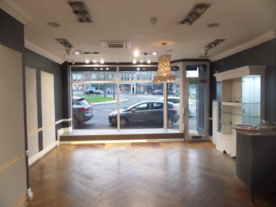 32 Montpellier Parade, Harrogate, Retail To Let - 20221031 162530.jpg