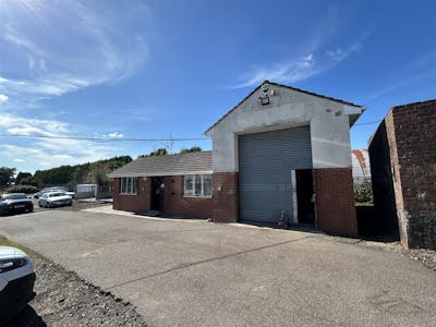 Summerfield Garage, Kidderminster, Land / Showroom To Let - x411LKikUR1A3p7DMCpg.jpg