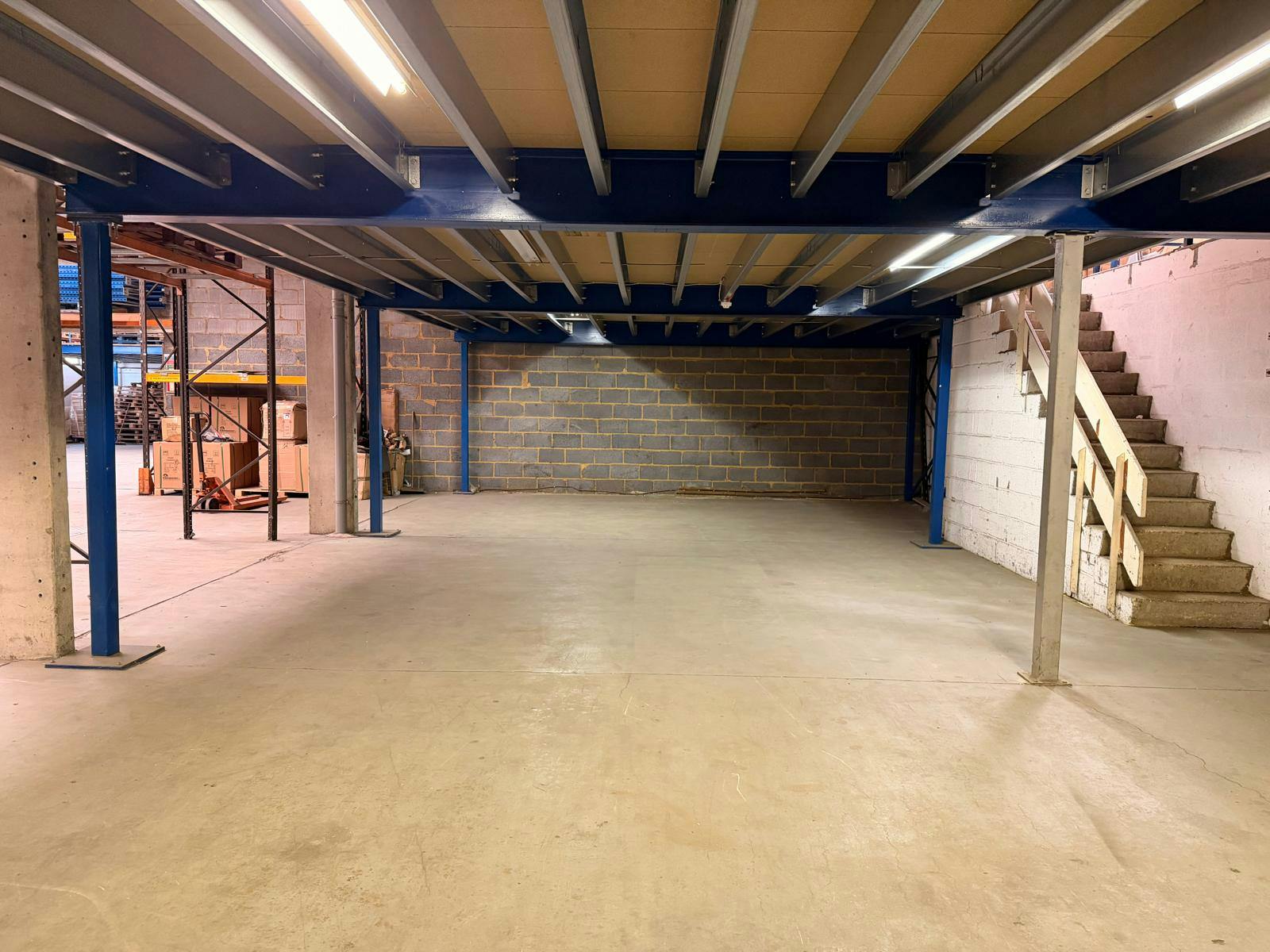 The Warehouse, Aylesbury, Industrial To Let - 20260428_143429000_iOS 4.jpg
