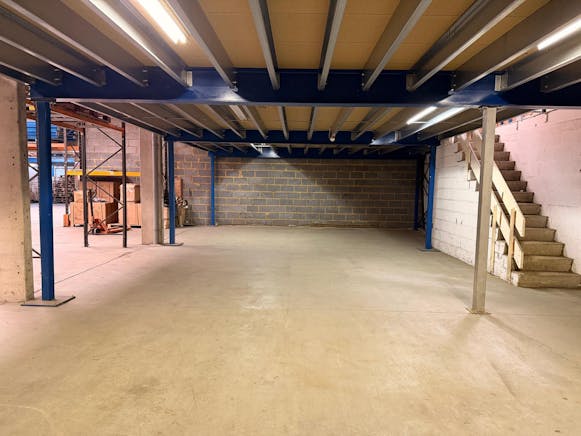 The Warehouse, Aylesbury, Industrial To Let - 20260428_143429000_iOS 4.jpg