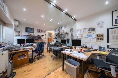 17 Station Road, London, Retail For Sale - 13819814691b493884406.jpg