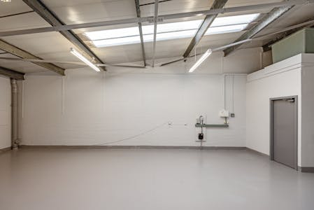 Oakbank Trading Estate, Garscube Road, Glasgow, Industrial To Let - DSC_0726.jpg