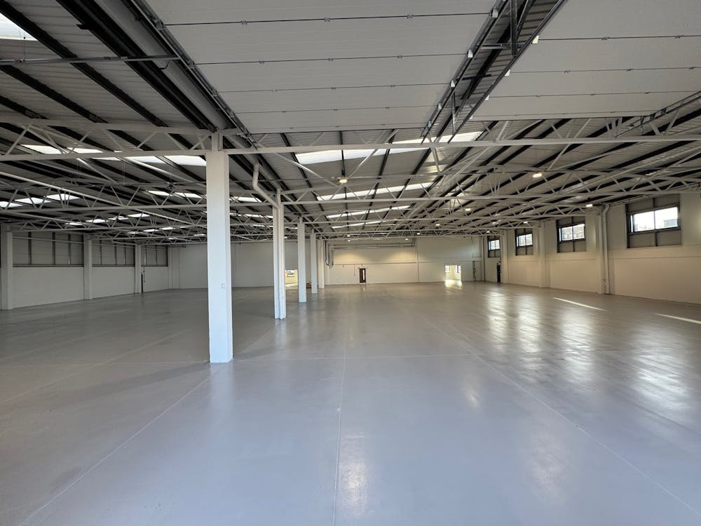 Unit 16 The Birches Industrial Estate, Hills Road, East Grinstead, Warehouse To Let - 7246 16 The Birches  9 19122025.jpg