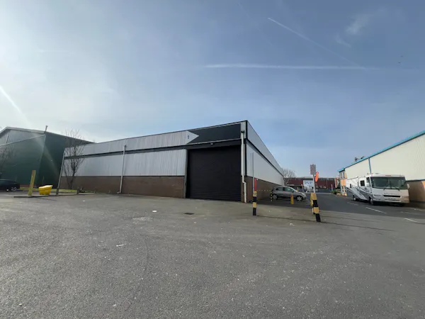 First Point Gatwick Unit 1 Gatwick Distribution Point | FTDJOHNS