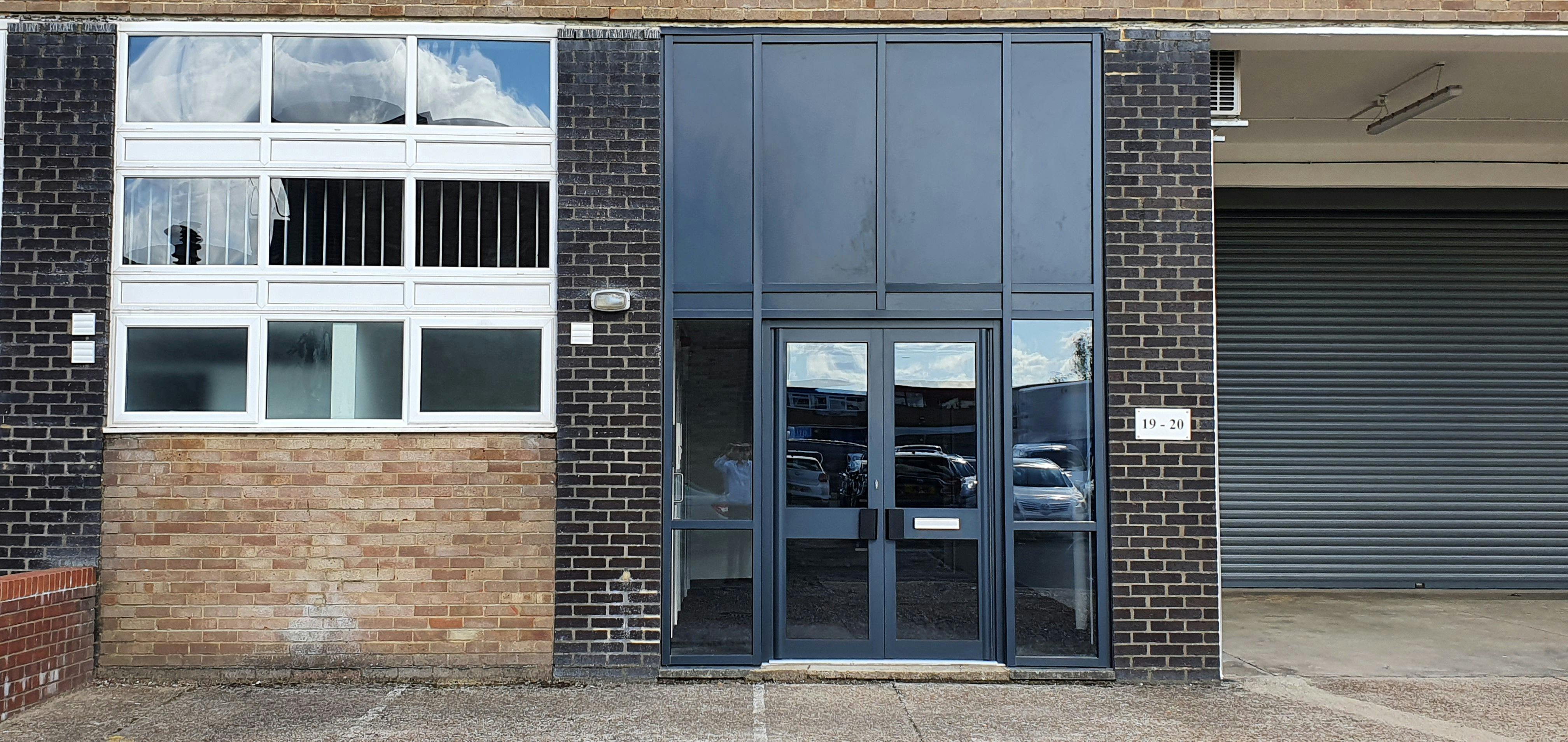 Industrial Unit in Southampton - photo 2