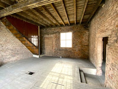 45-47 Great Underbank, Stockport, Leisure / Retail To Let - 01 floor  IMG_0857.jpg