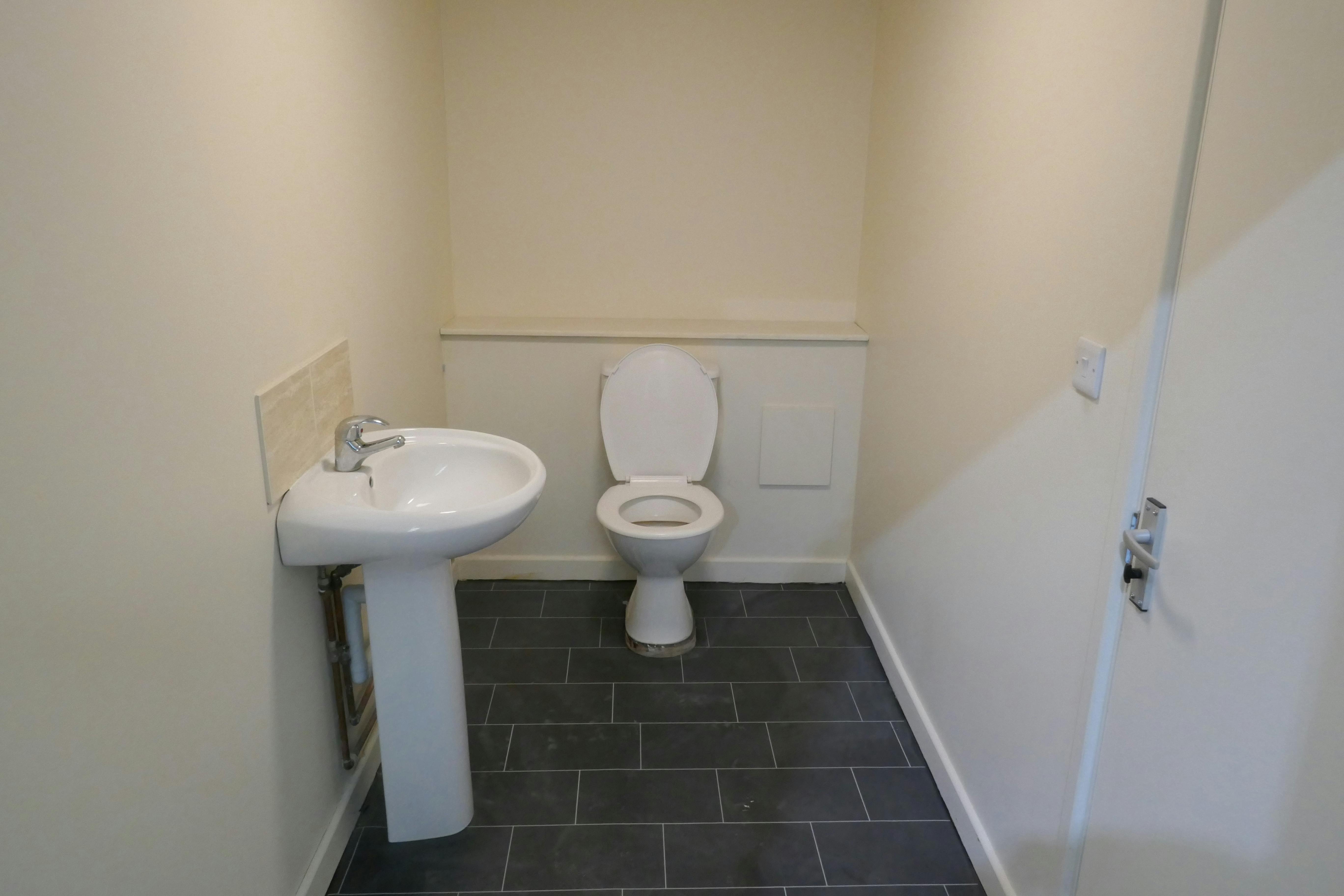 Unit 2, Harlow, Industrial To Let - P1060363.JPG