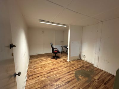 Unit 3, 215 Strathclyde Street, Glasgow, Industrial/Logistics To Let - Unit 3 Sketchley indust - 002.jpg