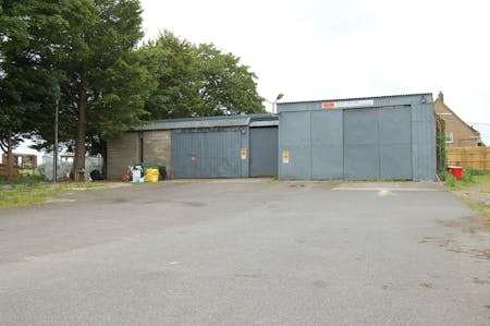 Forward Garage and workshops, Sherborne, Industrial/Logistics To Let / For Sale - DSC_0004.JPG