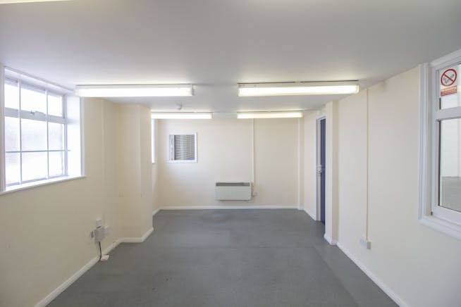 Unit 4 Sunbeam Industrial Estate, Park Royal, Industrial / Warehouse To Let - 4.jpg