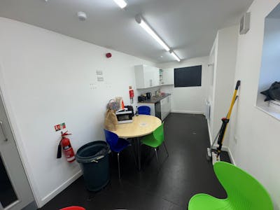 48-52 Ennerdale Road, Shrewsbury, Showroom To Let - 2.jpg