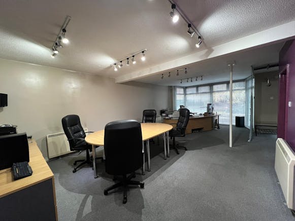 214 Station Road, Addlestone, Offices / Industrial / Warehouse To Let - 214 Station Road Addlestone.jpg