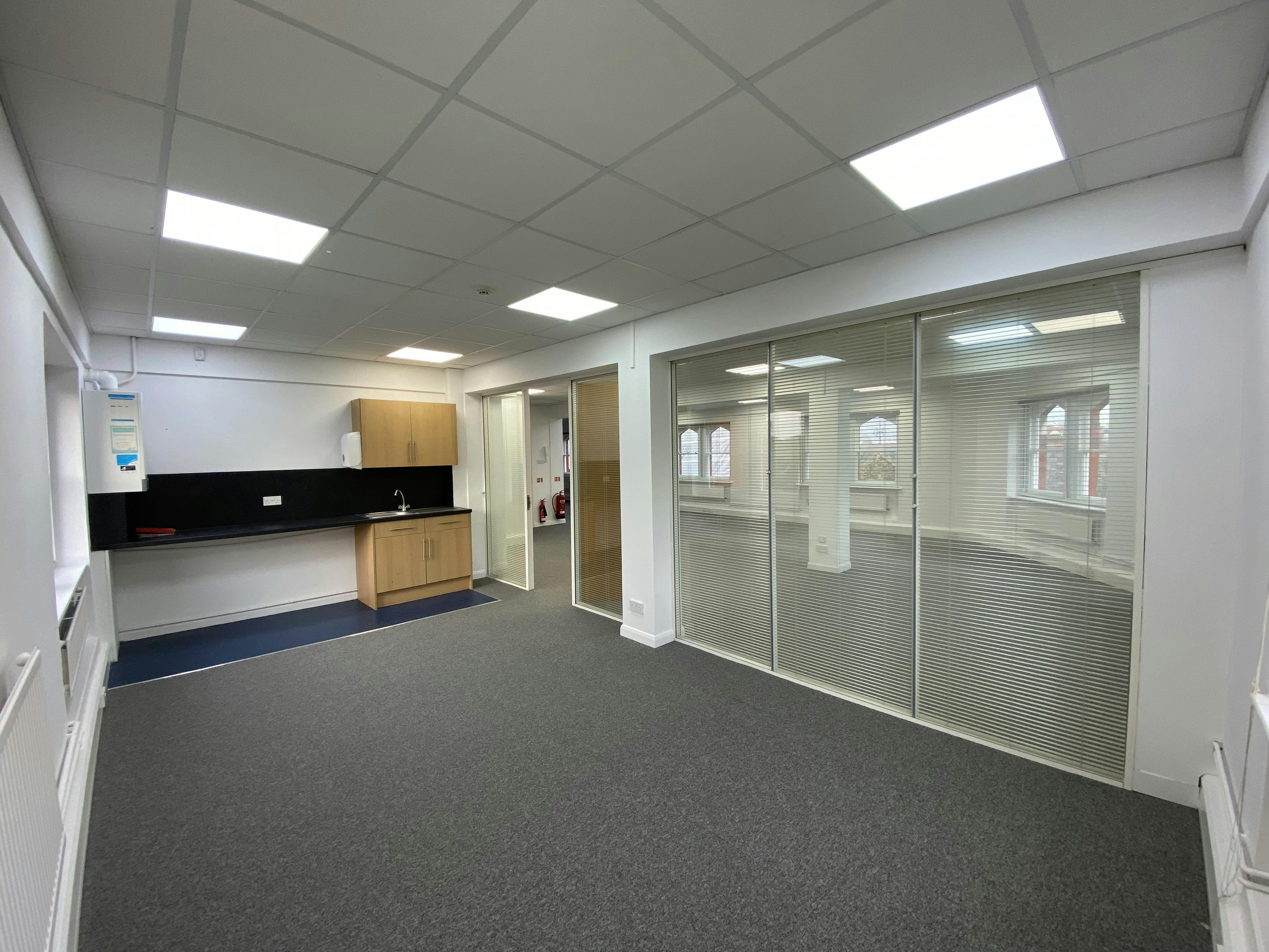 Suite 3, Victoria House, South Street, Farnham, Offices To Let - IMG_1360.jpg