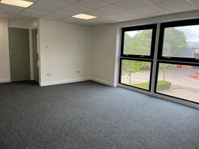 16 Plover Close, Interchange Business Park, Milton Keynes, Industrial / Warehouse To Let - IMG_2112.JPEG