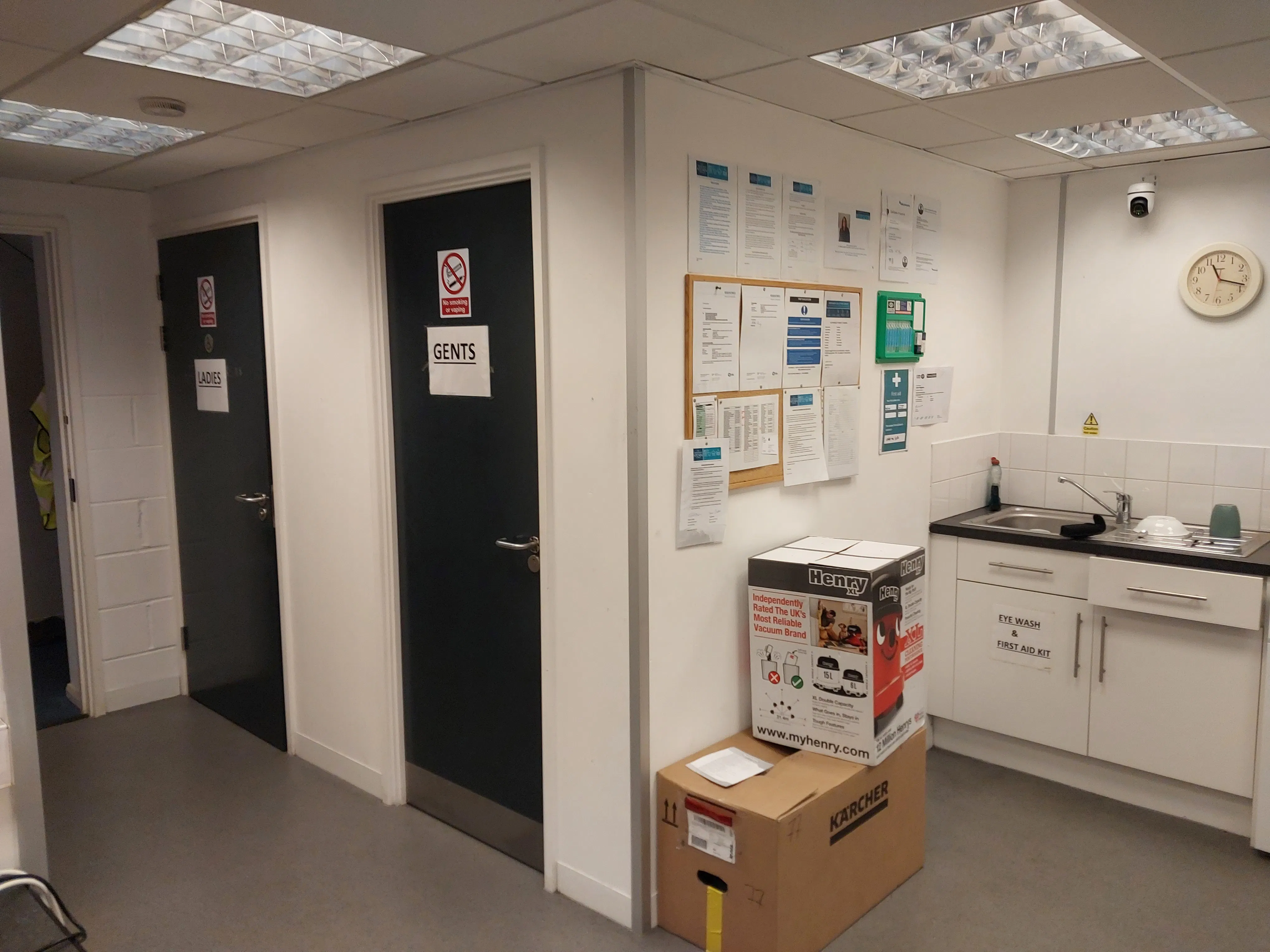 Unit 12b, The Western Centre, Bracknell, Industrial To Let - 20260629_111729.jpg