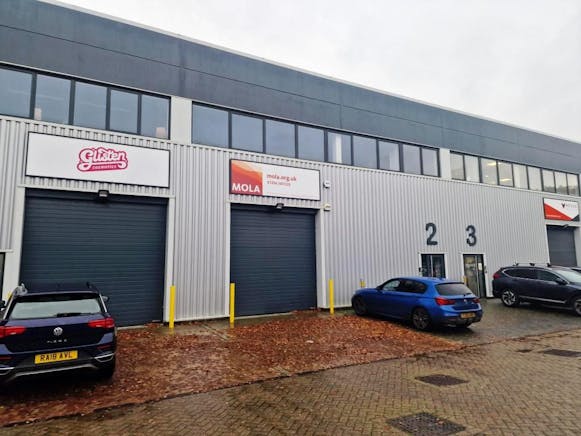 2 Chineham Point, Basingstoke, Industrial / Office To Let - 20251114_114044.jpg