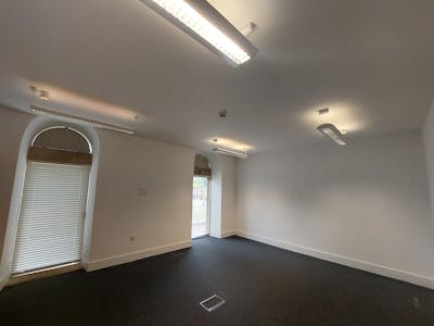 The Loose Box, Hathersage Hall, Hope Valley, Office To Let - 20250723_102657.jpg